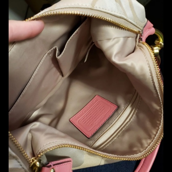 Coach purse - Picture 3 of 4